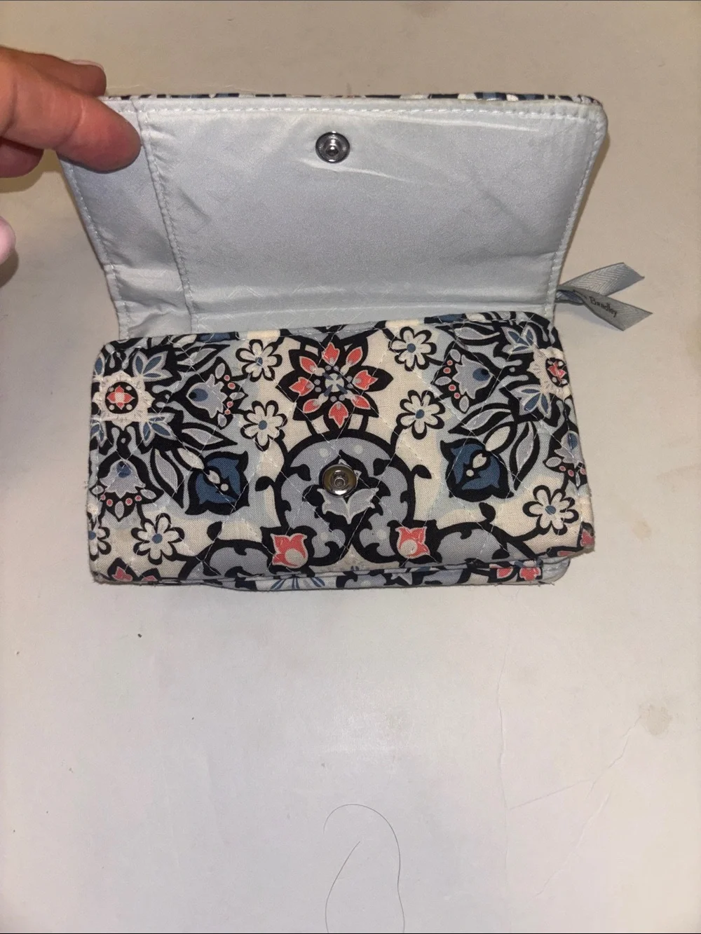 VERA BRADLEY…CANVAS WRISTLET/WALLET LOTS OF GRAYS LIGHT BLUE BLACK PINK BEIGE